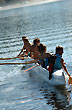 Remando en la bah�a, Provincia de Neuqu�n - Foto: Jorge Gonz�lez