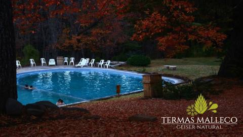 Piscina de noche