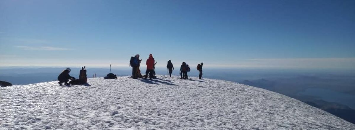 Guías de Montaña Vertical Trek Expediciones