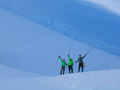 Mountain Ascents/Hiking Mapu Activa