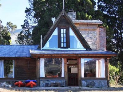 Accommodation in Lago Meliquina (36,3 Km. from San Martín de los Andes) Rucachaw