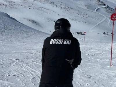 Alquiler de Ski Rossi Ski Rental