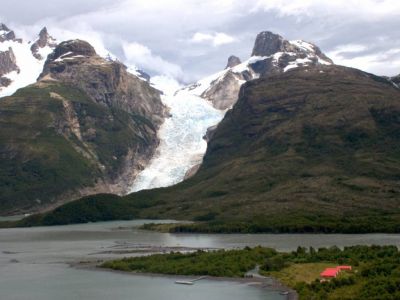 Alojamiento en el Parque Nacional Torres del Paine Hostería Monte Balmaceda